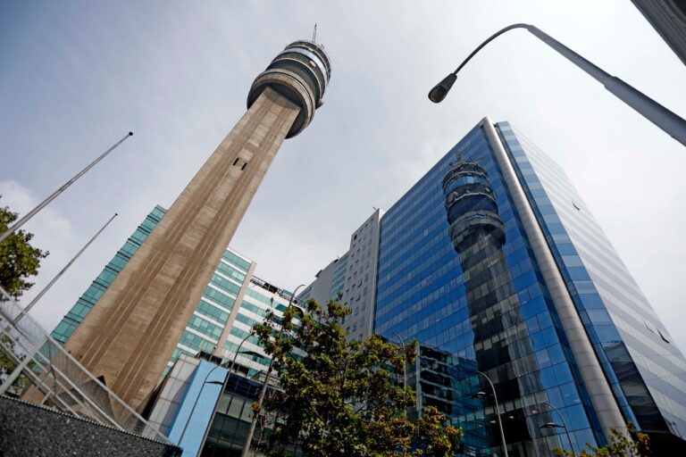 Entel ya tiene tantos clientes móviles en Perú como en Chile y alerta por crisis financiera en la industria