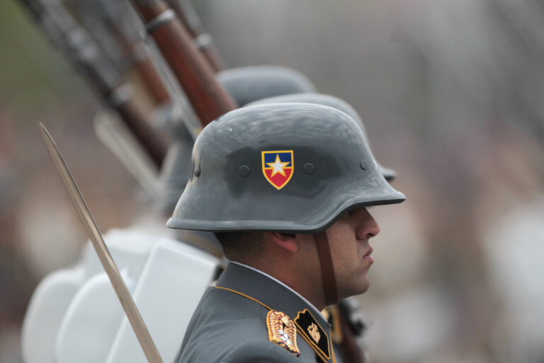 Soldado terminó catatónico de un día para otro: Su madre acusa que fue abusado dentro del Ejército