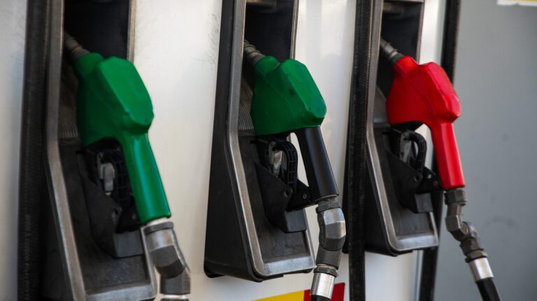 Semana Santa 2025: ¿Cómo varían los precios de los combustibles?