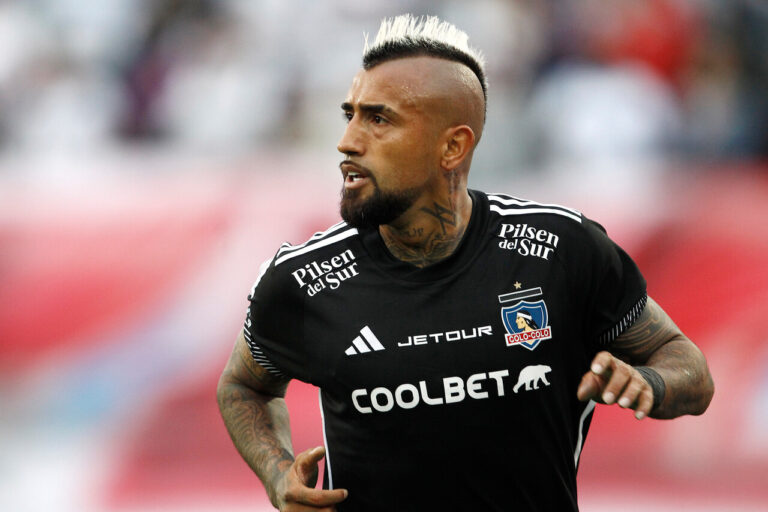 Arturo Vidal respalda a Mosa y lanza dura crítica al Bloque Vial: 