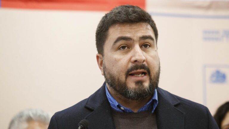 Contraloría desestima denuncia por Ley Karin contra director del Trabajo: Zenteno llamó a denunciar con responsabilidad