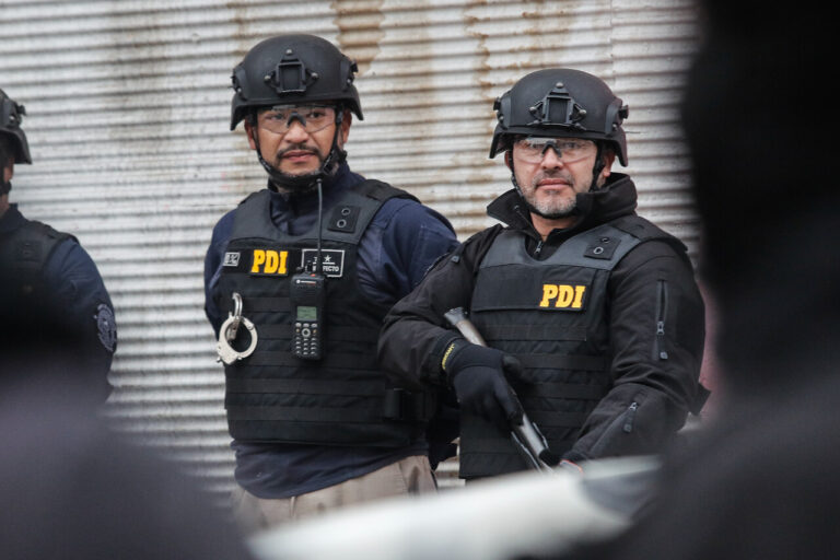 PDI abre 250 cupos para curso gratuito con sueldo que supera el millón de pesos desde el primer año: Revisa los requisitos