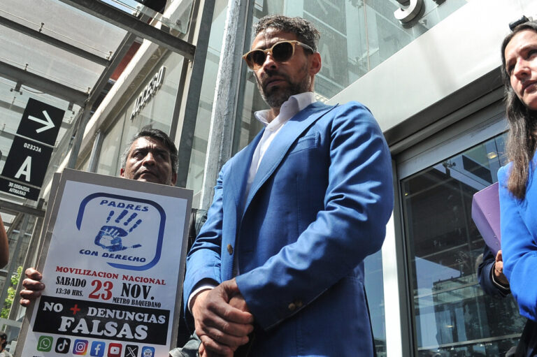 “Somos cinco víctimas, una tiene 16 años”: Denunciante de Valdivia acusa irregularidades en Fiscalía y advierte sobre más casos