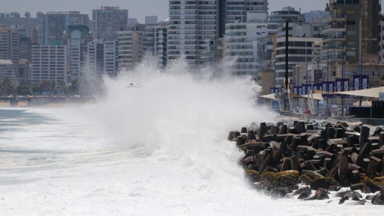 Armada emite anuncio de marejadas entre el Golfo de Penas hasta Arica: ¿Cuándo ocurrirá el fenómeno?