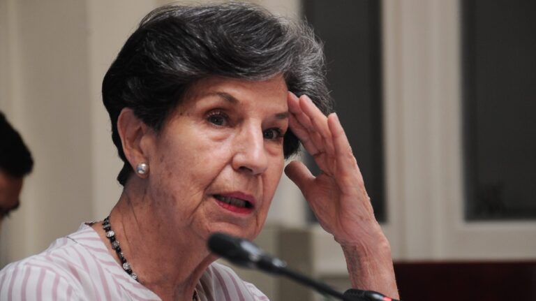 Duro golpe al Partido Socialista y al Gobierno: TC acoge requerimientos y cesa a Isabel Allende del cargo de senadora