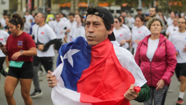 Día del Deporte 2025: Fiu, ministro Pizarro, gobernador Orrego y Natalia Duco participaron en la corrida más grande de Chile