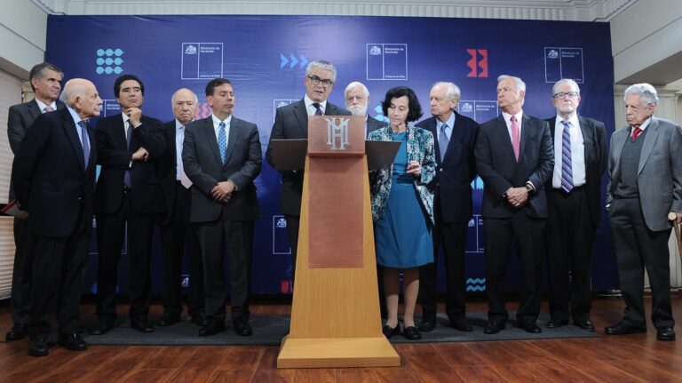 Ronda de reuniones por aranceles de Trump: Hacienda conforma grupo con exministros y prepara cita con EE.UU.