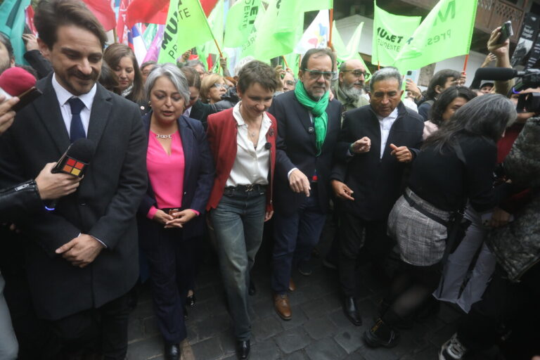 Oficialismo inscribe candidatos para primarias legales de cara a las elecciones presidenciales de 2025