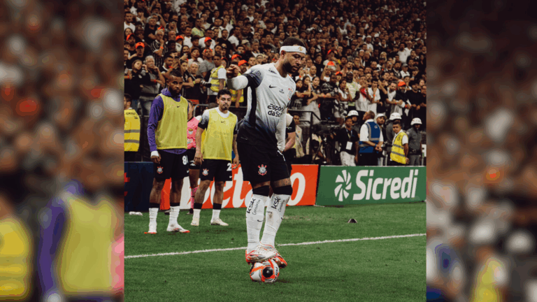 Memphis Depay expresa molestia por regla que prohibirá pararse sobre la pelota: Quienes lo hagan recibirán una amarilla