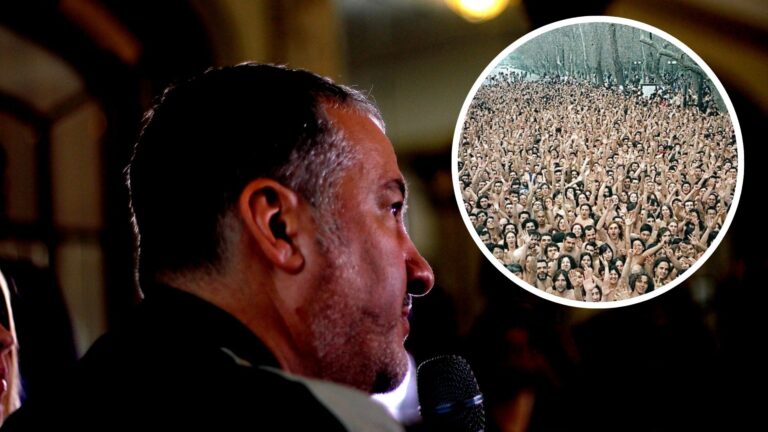 Spencer Tunick, el fotógrafo que capturó a Chile desnudo, regresa al país para presentar nueva instalación de arte