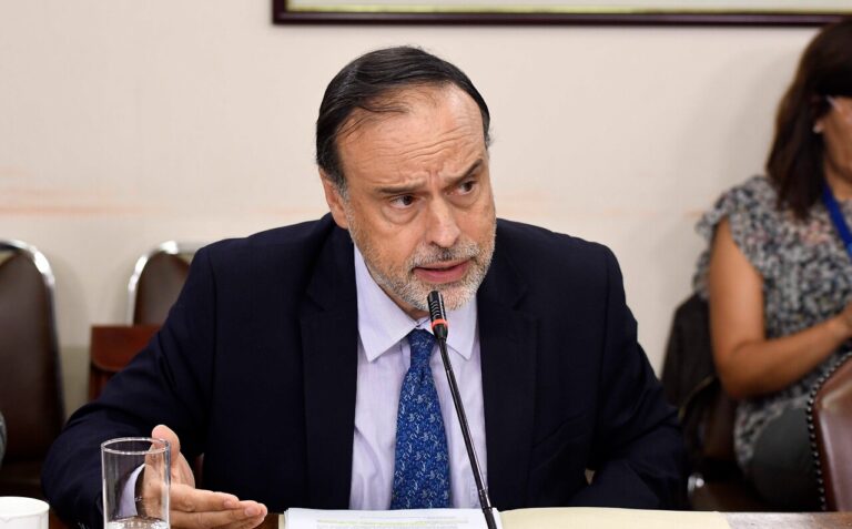 Exministro del TC y caso Allende: “Resulta muy sorprendente que tantos abogados lo hayan revisado y no hayan advertido nada”