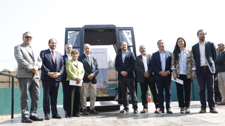 Presentan primera cabina del Teleférico Bicentenario: Conectará Huechuraba y Providencia en solo 13 minutos