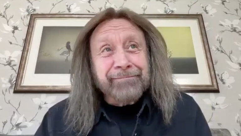 Ian Hill de Judas Priest y su esperado regreso a Chile: 