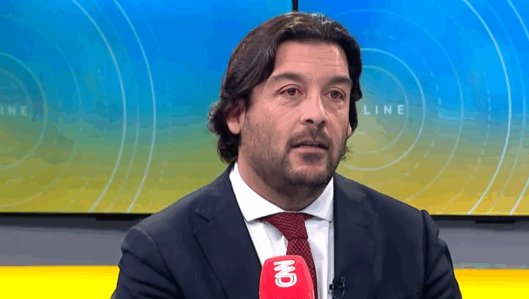 Tensión en el PS por sucesión de Isabel Allende: Diputado Leiva apunta a errores de la directiva y respalda a De Rementería