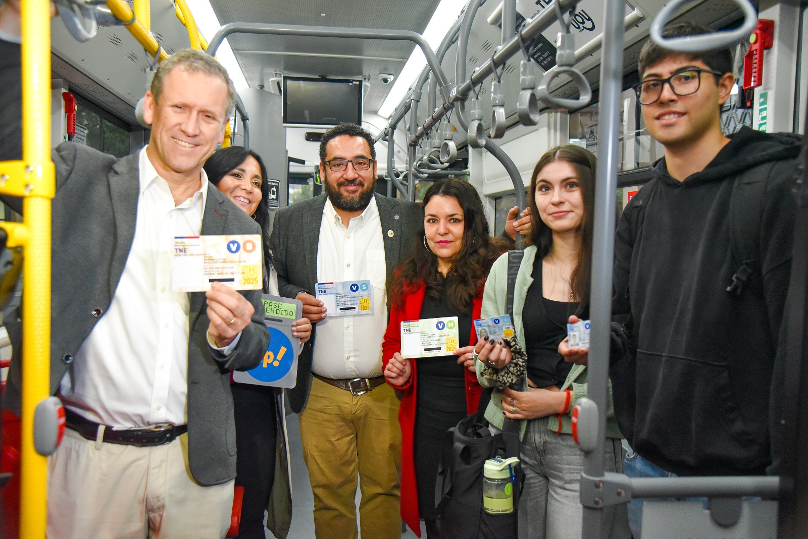 Autoridades llaman a estudiantes a renovar TNE: Sello morado estará vigente hasta el 31 de mayo/Gobierno