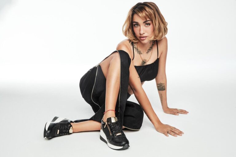 El fenómeno María Becerra: De artista líder en Latinoamérica a icono de estilo