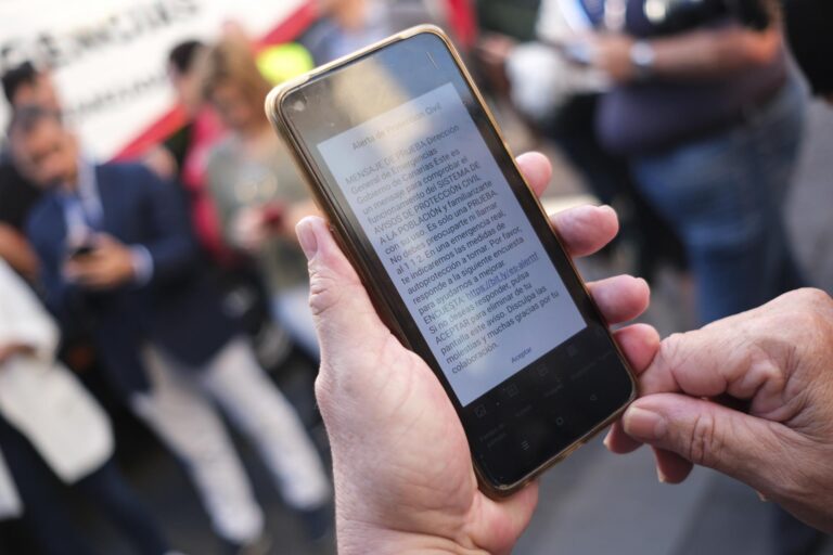 Estados Unidos podrá negarse a beneficios migratorios si detecta antisemitismo en redes sociales del solicitante