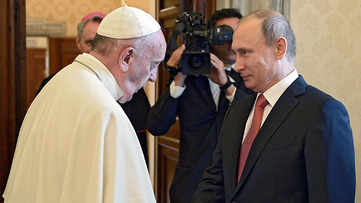 Putin lamenta la muerte del papa Francisco y destaca su 