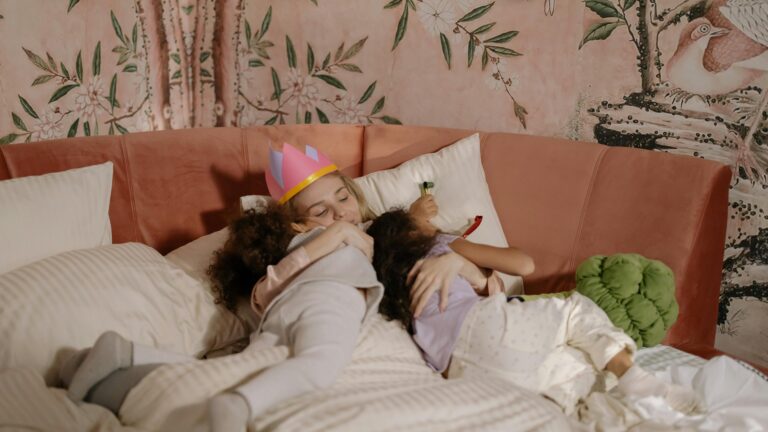 Horario de invierno 2025: ¿Cómo afecta el cambio de hora a los niños y qué hacer para asegurar su descanso?