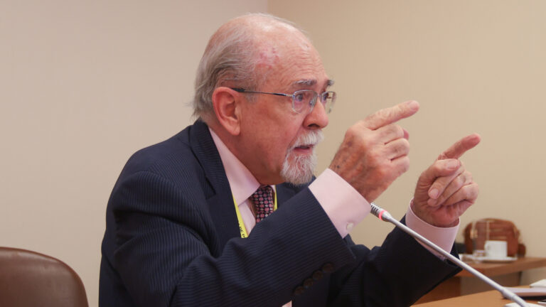 ¿Horario de verano todo el año? El debate astronómico que enfrenta a la ciencia