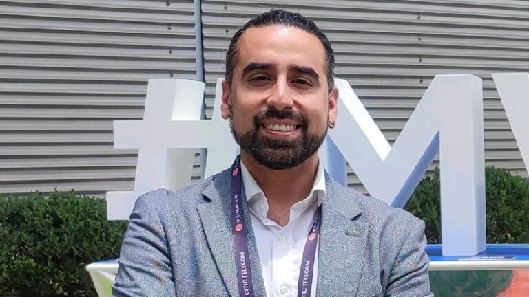 Raúl Domínguez renuncia a su cargo en la Subtel tras cuestionamientos por uso irregular de licencia médica para estadía en Europa