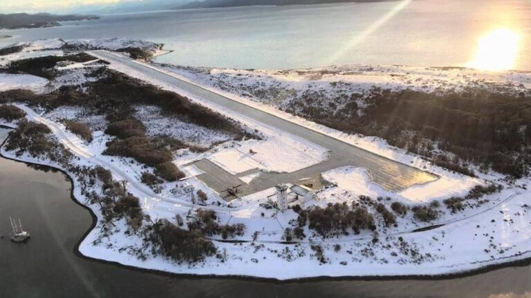 Suspenden operaciones del Aeródromo en Puerto Williams tras terremoto 7.8 en el sur del país