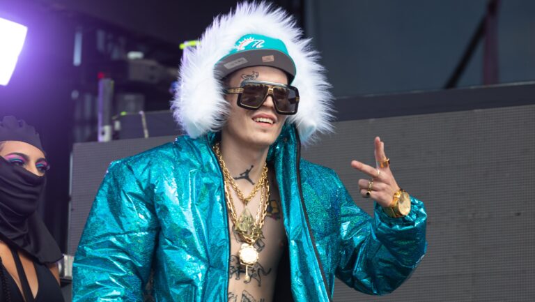 Marcianeke llega a acuerdo con Bomberos de Nacimiento por show que no había realizado