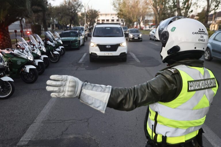 Restricción vehicular: ¿Qué autos no pueden circular este lunes 26 de mayo en Santiago?