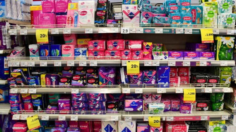 Sernac presenta calculadora menstrual: Estos son los productos más económicos y los más costosos