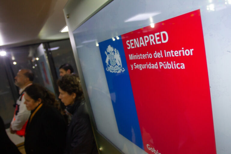 Gobierno convoca a Cogrid Nacional tras terremoto en el sur y llama a evacuar borde costero por amenaza de tsunami