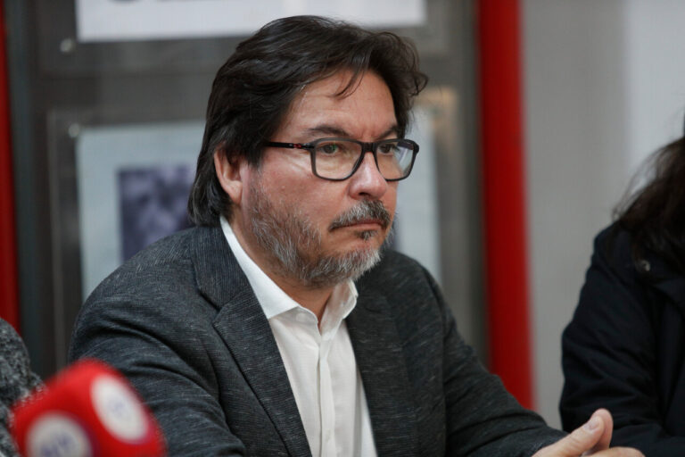 Barraza (PC) responde a observaciones de Contraloría y niega uso irregular de licencia médica: “No hay abuso”