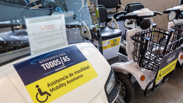 Falencias en la accesibilidad del Aeropuerto: Senadis aborda deficiencias y cómo abordar la situación