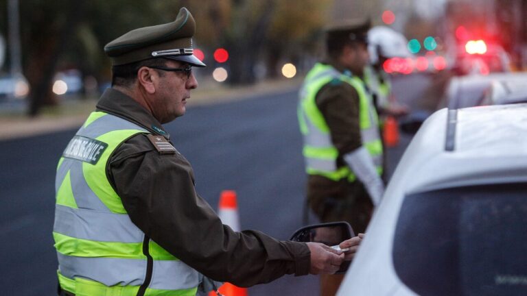 Restricción vehicular: ¿Qué autos tienen prohibido circular este martes 3 de junio en Santiago?
