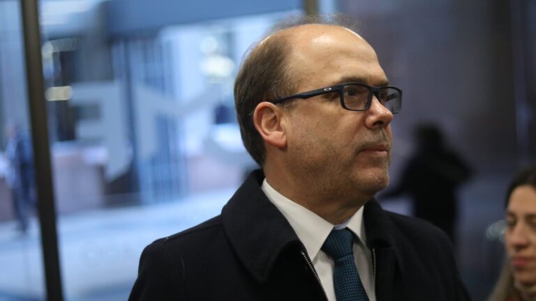 Undurraga anunció que se retira de la carrera presidencial con críticas al fuego amigo en la DC