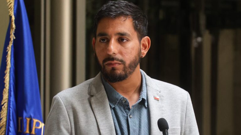 Brito discrepa con el ministro Grau y anuncia que no dará unanimidad para repetir votación de Ley de Fraccionamiento