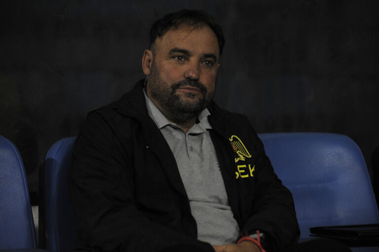 Unión Española anuncia la salida de José Luis Sierra tras malos resultados en el ámbito local e internacional