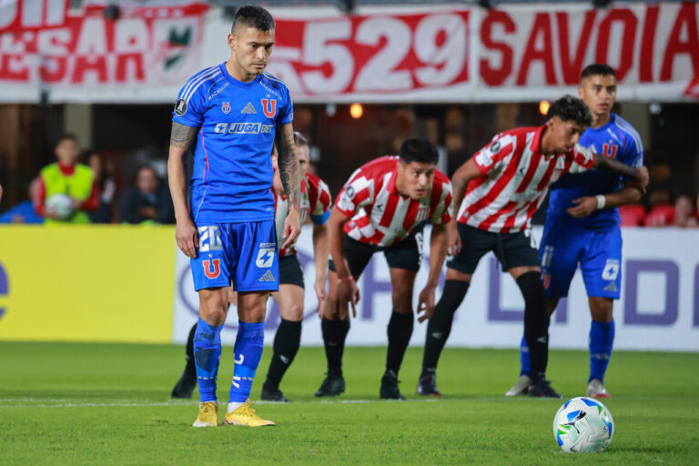 Medios argentinos celebran la lesion de Charles Aránguiz en la U durante la previa al duelo con Estudiantes