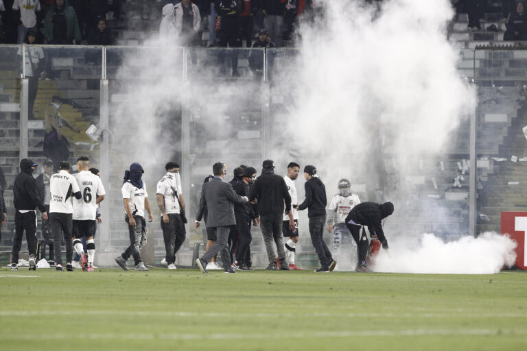 Argentina advierte prohibiciones de ingreso a hinchas de Colo Colo para duelo ante Racing: Estas son las medidas