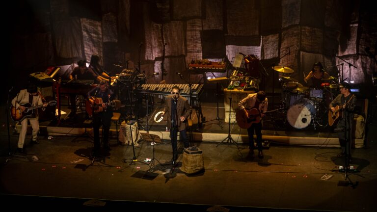 Los Bunkers anuncian cierre de su gira acústica en Movistar Arena: 