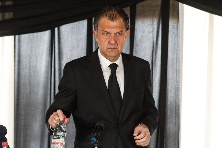 Aníbal Mosa es reelecto como presidente de Blanco y Negro tras estrecha votación