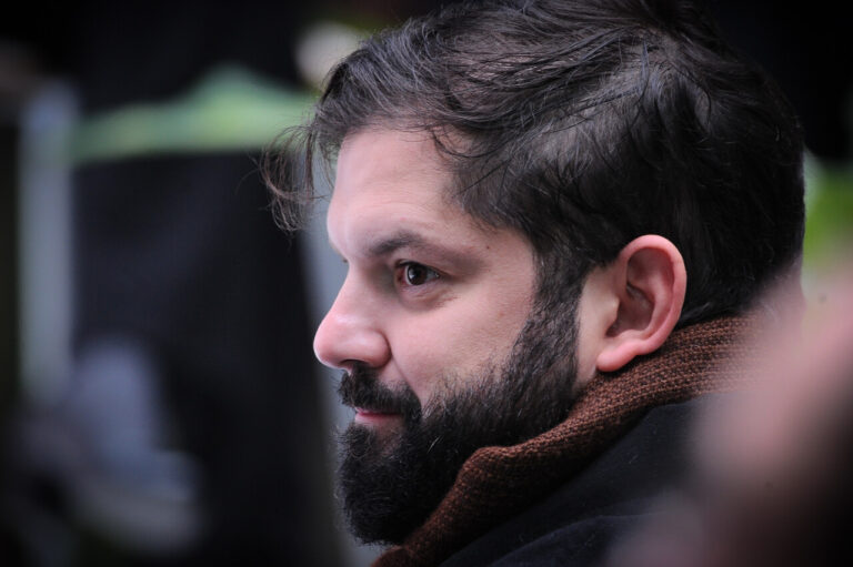 Boric reivindica el rol de la política: “También se puede hacer bien, de manera honesta y comprometida con su pueblo”