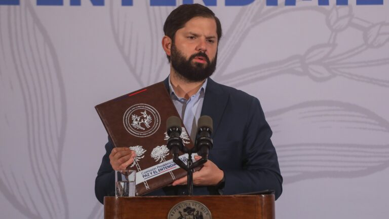 Las 5 propuestas de la Comisión para la Paz que el Gobierno impulsará primero y que incluye una reforma constitucional