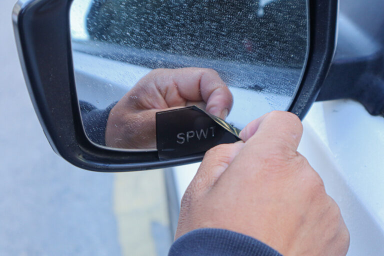 Desde este jueves rige el grabado obligatorio de patentes en vehículos: Conductores arriesgan multas de hasta $100 mil