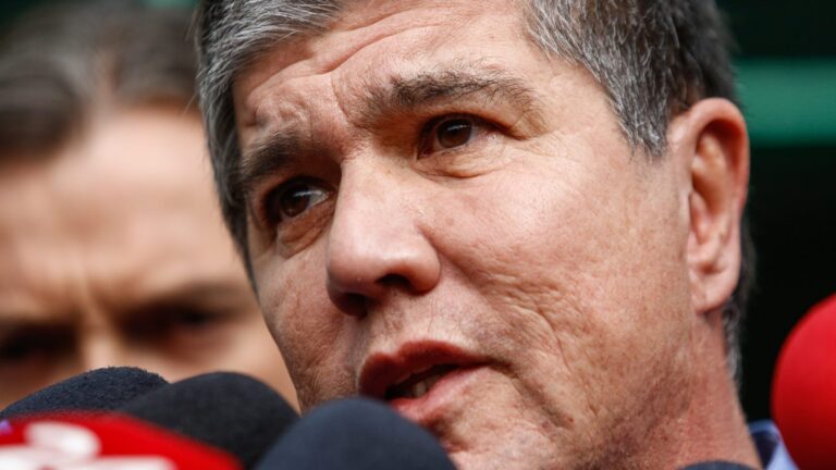 Manuel Monsalve es internado de urgencia en clínica de Viña del Mar