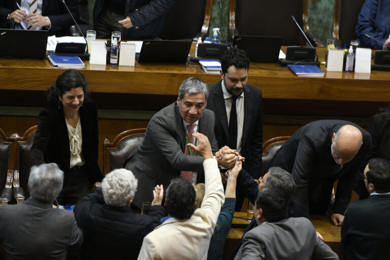 Acusación contra Durán fracasa en el Congreso y Gobierno apunta a la oposición: “Dejen de encapsular al Parlamento”