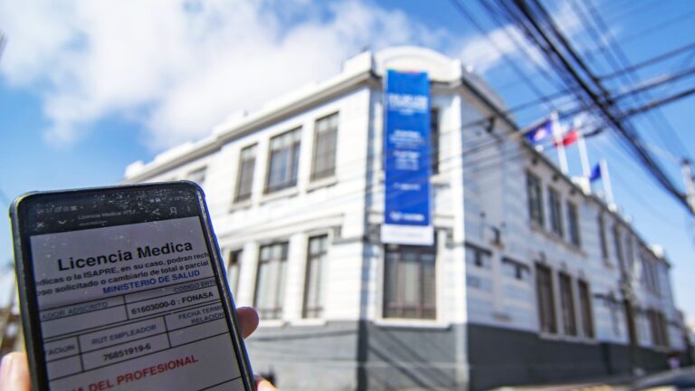 Funcionarios que viajaron con licencia médica: ¿Cómo se pueden recuperar los recursos públicos?