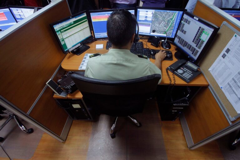 Carabineros busca 60 jóvenes para trabajar en oficinas: Quedan pocos días para postular