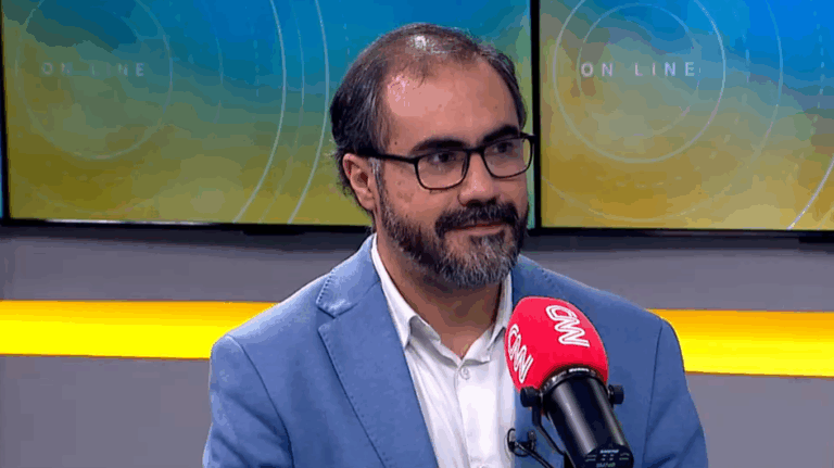Regulación de aranceles en la educación superior: Víctor Orellana explica trabajo con instituciones para su implementación