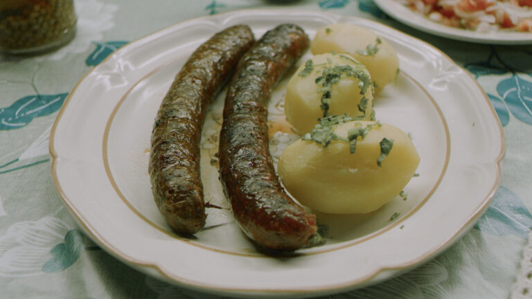 “¿Cómo vai a hacer un evento y no repartir…”: La lúdica sorpresa que se dio en algunos cines donde se proyectó Denominación de Origen