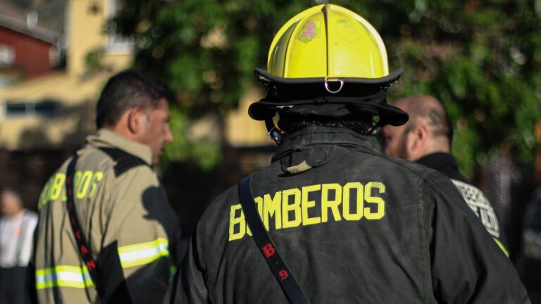 Era voluntario de Bomberos: Qué se sabe del motociclista que murió tras ser baleado por un guardia municipal en La Reina